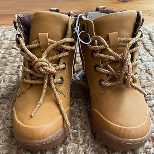 Zara Kids NWT Lace Up Zip Boots in Tan size 12